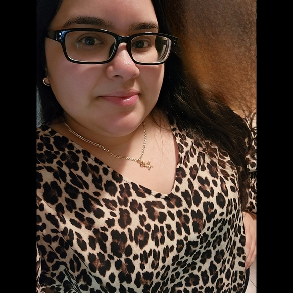 @BEV_BOUTIQUE IS LIVE! 💚🐼💚 - Picture 2 of 4